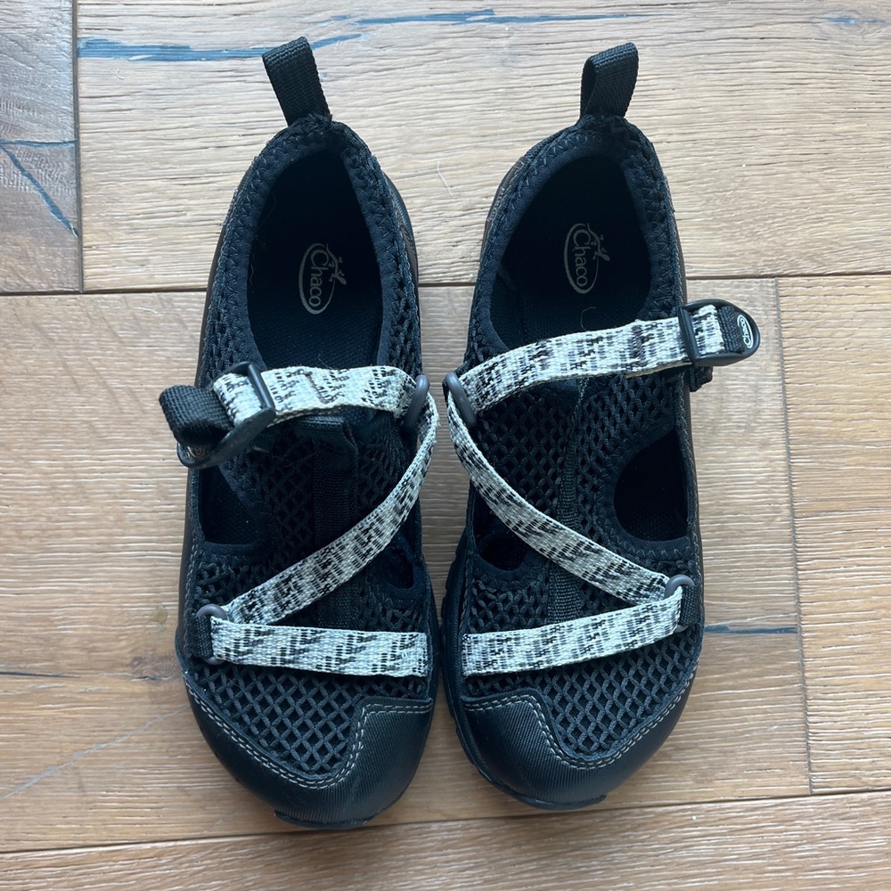 Chaco kids shoes in excellent used condition